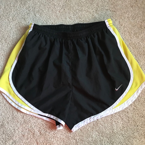 Nike Pants - LIKE NEW: NIKE DRI-FIT SHORTS